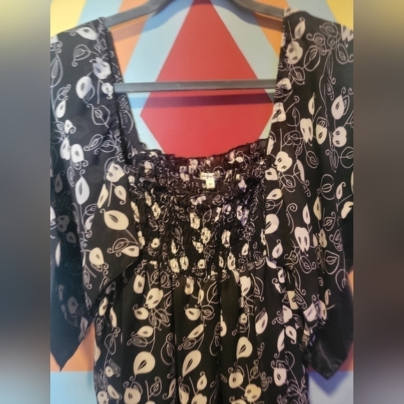 Agora Women's Black And White Flowy Boho Top Size Medium - Picture 10 of 14